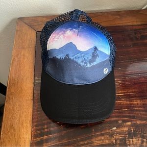 Oiselle runner trucker hat moena mountains
